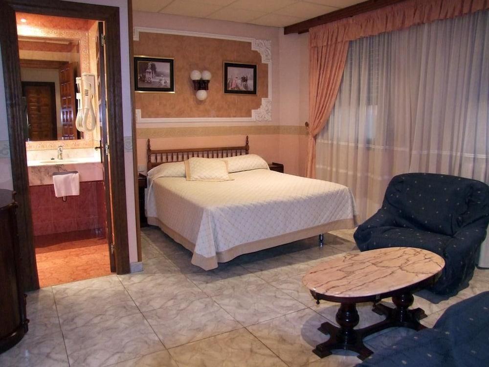 Hotel Montearagon Huesca Exterior photo
